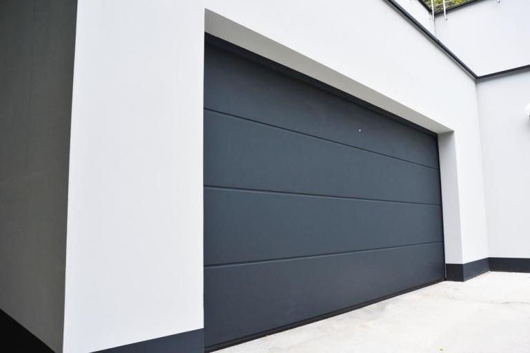 Quel matériau pour votre porte de garage à Pamiers ?